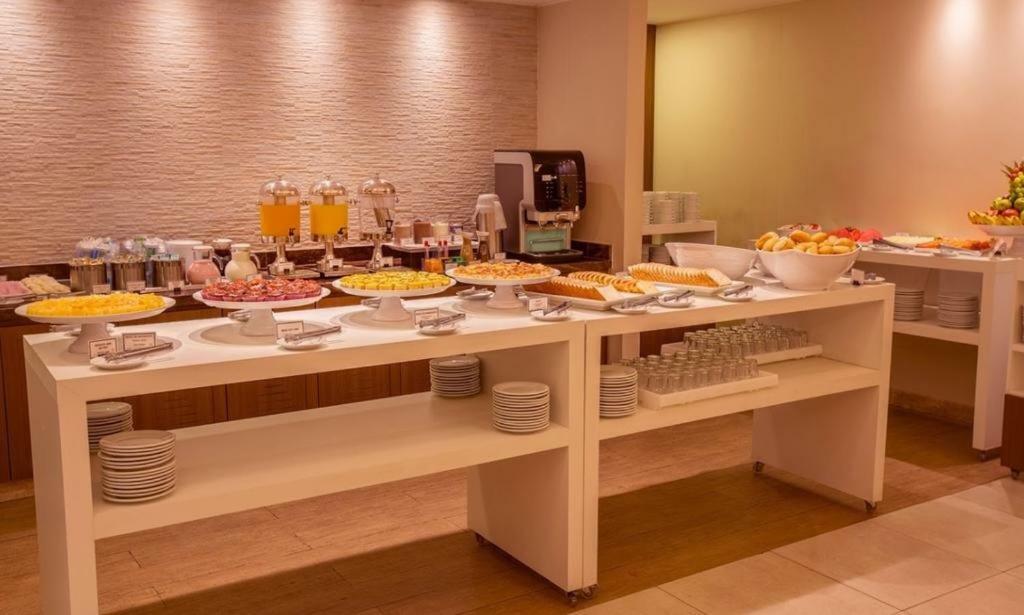 Ed Saint Moritz, Flat Com Garagem 02, Shn No Coracao De Apartment